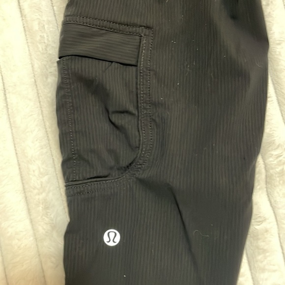 EC Lululemon Dance Studio Cropped Pants - Black - Size 2 - Picture 3 of 5